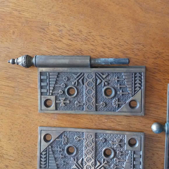 Antique brass hinges - Picture 3 of 7